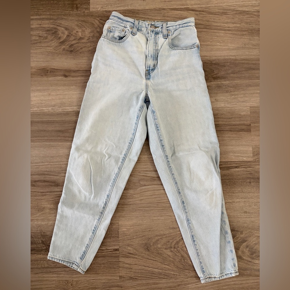 Levi's Women's High Rise Light Wash Jeans